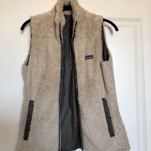 Patagonia Women’s Los Lobos reversible vest